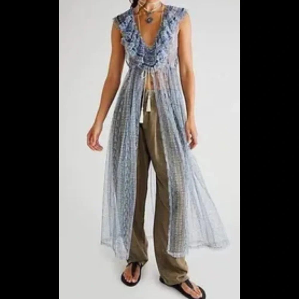 NWOT Free People In Paris Maxi Top Z232
